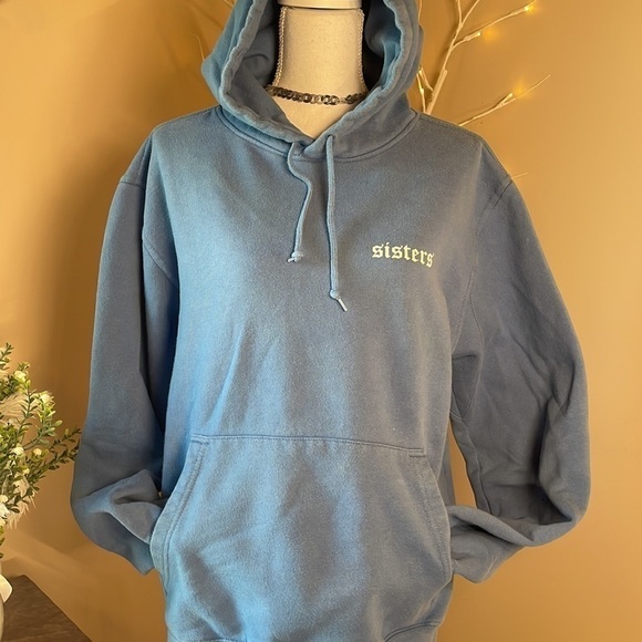 ‘SISTERS’ hoodie, size Medium - Picture 4 of 8